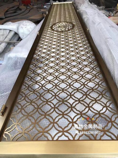 金属屏风隔断/异形金属装饰件专业定制厂家;本厂实力雄厚,可提供设计